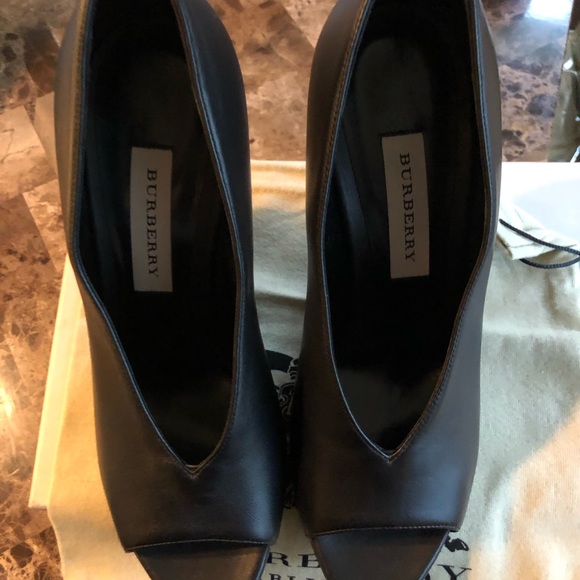 Never worn Burberry Tortoise Shell Wedges - Picture 3 of 4